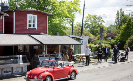 Blå Hoddans butik vid hamnen